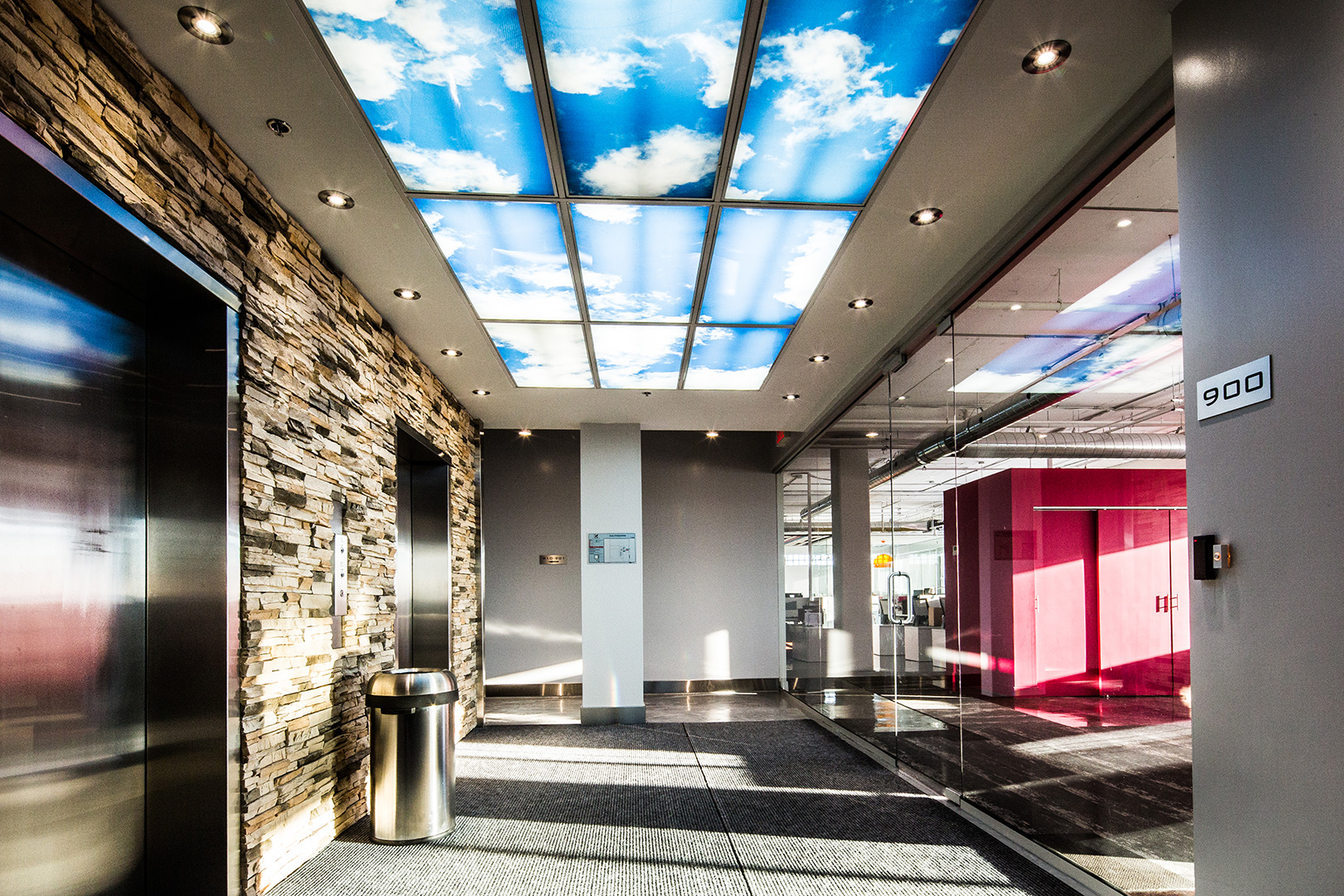 9th floor and suite 900 of carré de gaspé with elevators